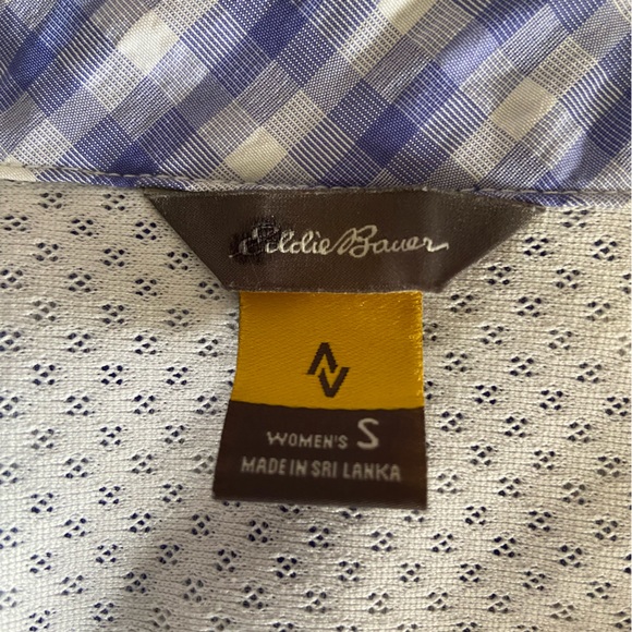 🎉2/25$Eddie Bauer sleeveless button up☀️ - Picture 6 of 7